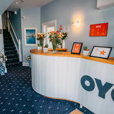 Oyo Minerva Hotel 3*