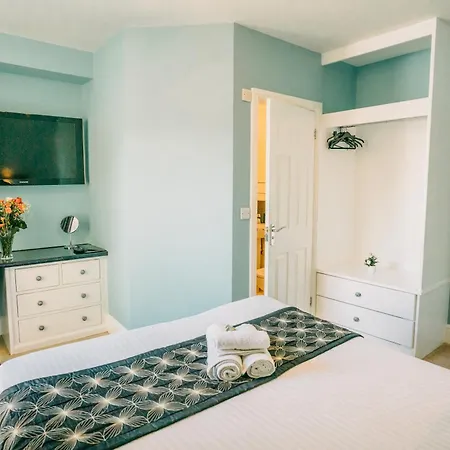 Oyo Minerva Hotel 3*