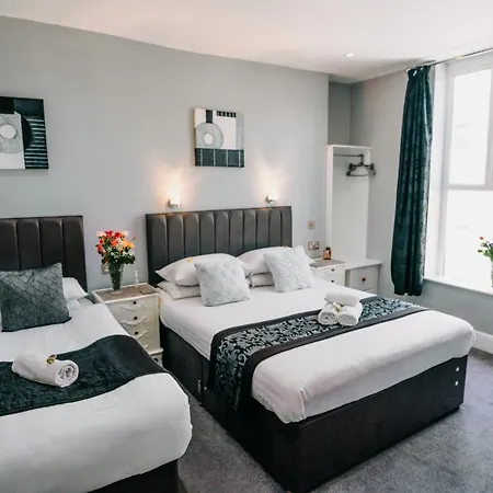 Hotel Oyo Minerva New Quay