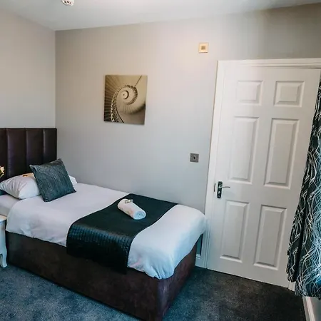 Oyo Minerva Hotel New Quay