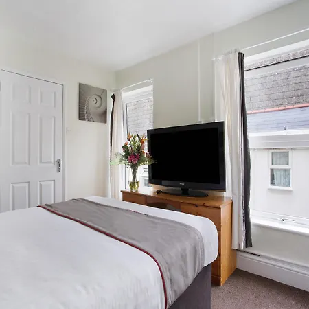 Oyo Minerva Hotel New Quay