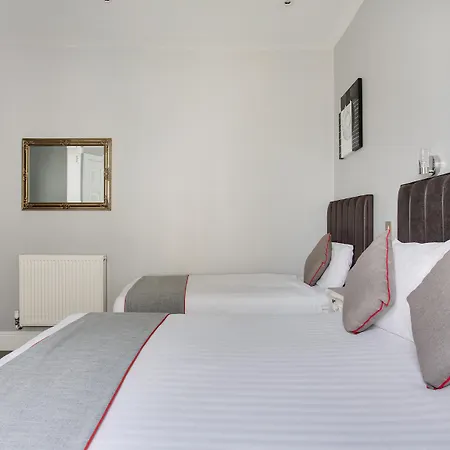 Oyo Minerva Newquay (Cornwall)