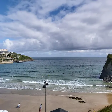 Hotel Oyo Minerva New Quay