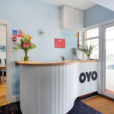 Hotel Oyo Minerva New Quay