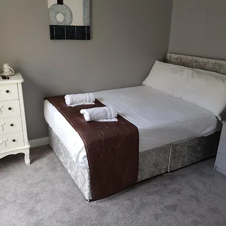 Oyo Minerva 3* Newquay (Cornwall)