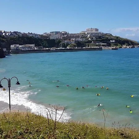 Oyo Minerva Hotel New Quay